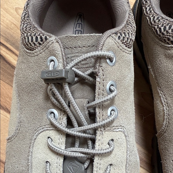 Keen Men's Jasper Rocks Beige and Black Athletic Shoes - Picture 5 of 11